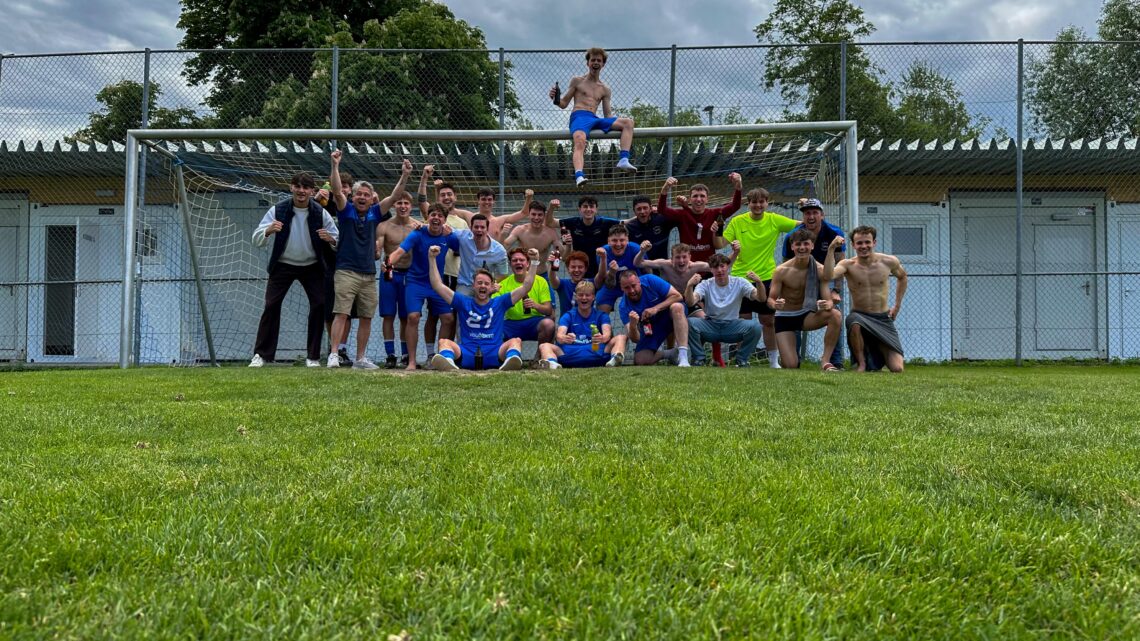 Unsere Juniors sind Meister der 3. Landesklasse – und das bereits vorzeitig! Unsere Juniors sind Meister der 3. Landesklasse – und das bereits vorzeitig!